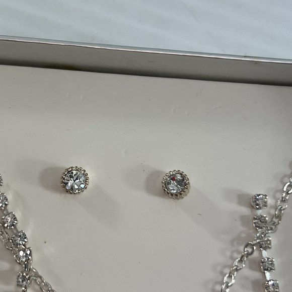 Genuine Crystal 8" Necklace Pendant 3 Earring Silver Tone Set Boxed New - Picture 5 of 9